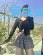 穿成女炮灰后只想干饭